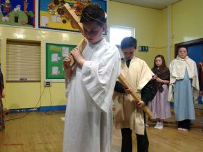 P6/7 Perform the \'Way of the Cross.\'